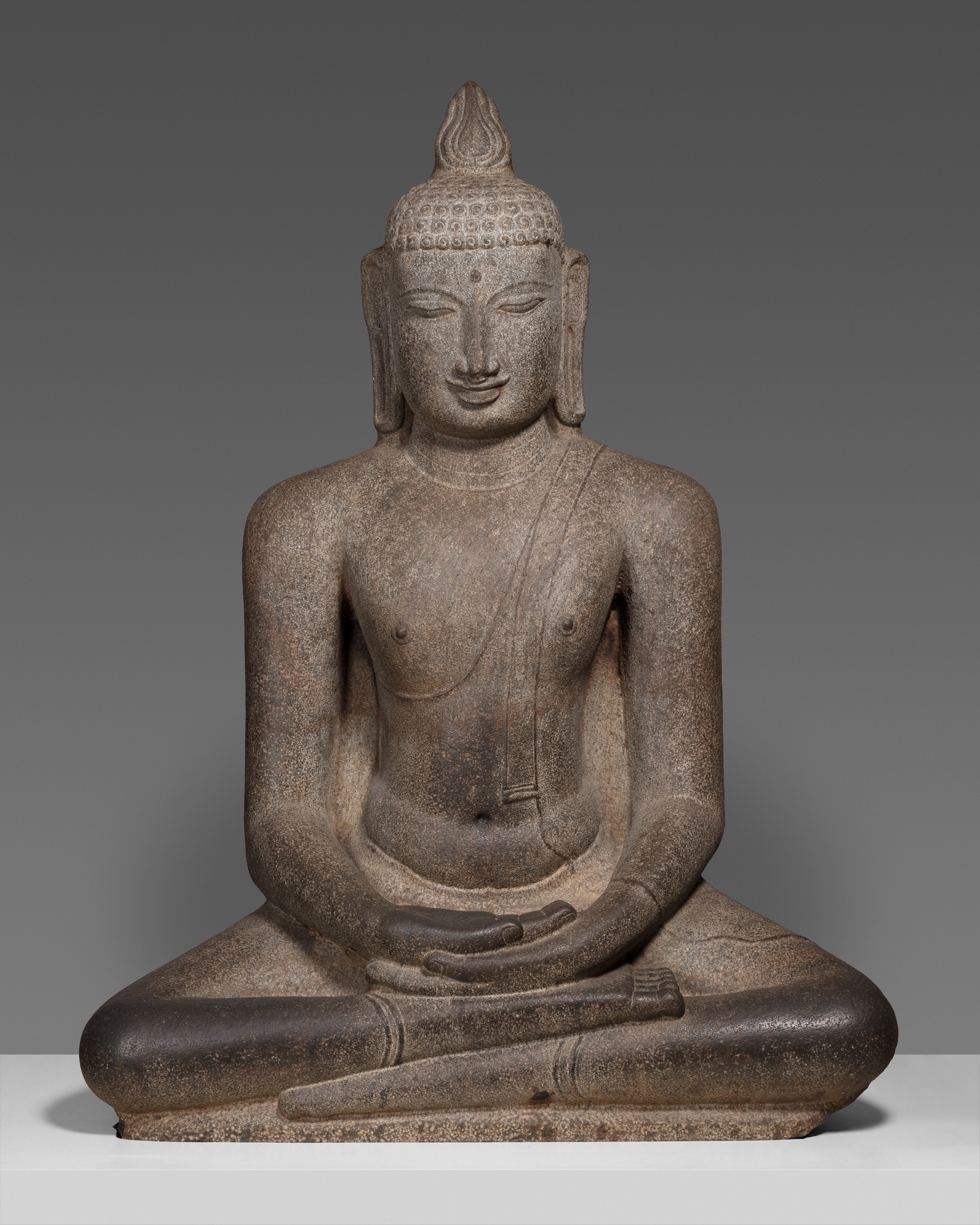 Boeddha Shakyamuni zittend in meditatie (Dhyanamudra) by Onbekende Artiest - ca. 12e eeuw - 160 x 120,2 x 56,3 cm 