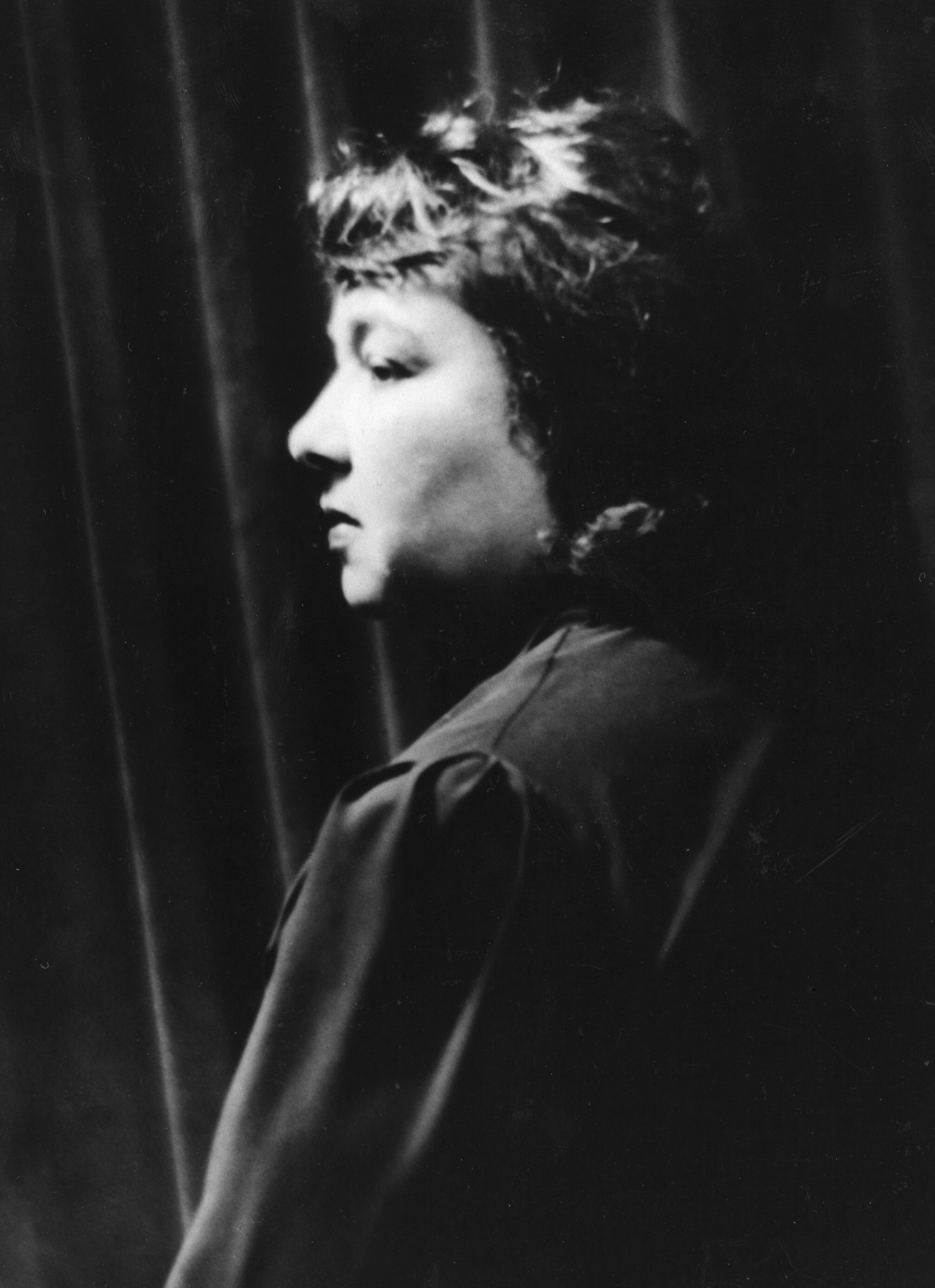 劳拉 ·  惠勒 · 沃林 - 1887年5月16日 - 1948年2月3日