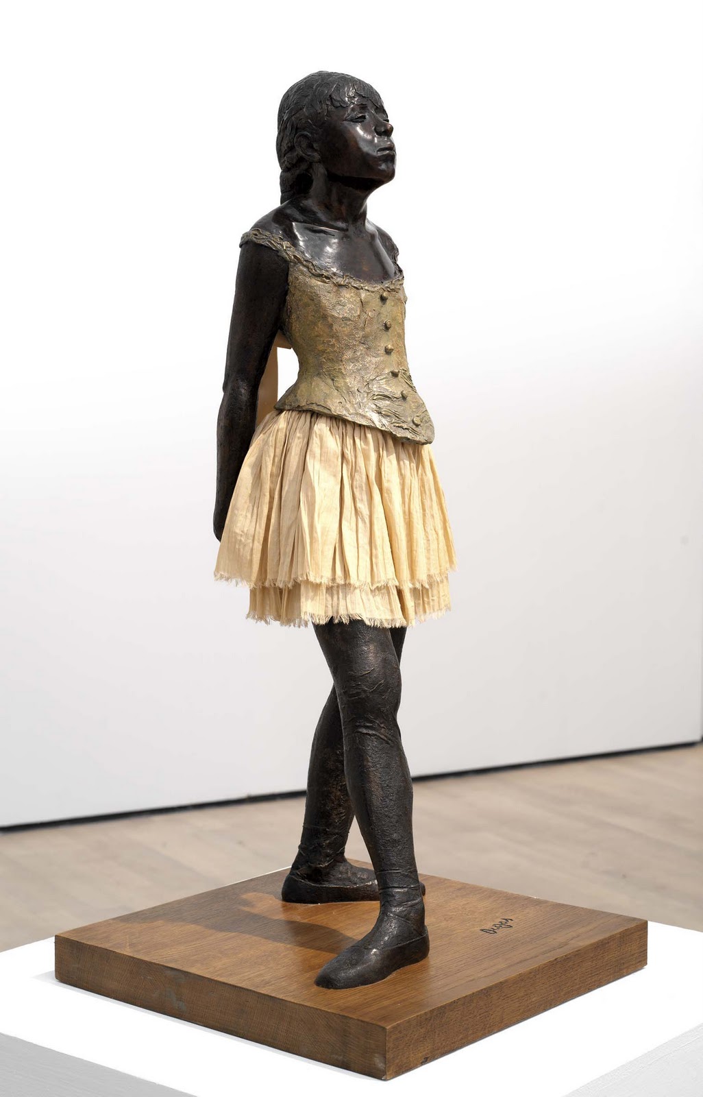 14岁的小舞女 by 埃德加 德加 - 1921 - 1931 - w350 x h980 x d240 mm 