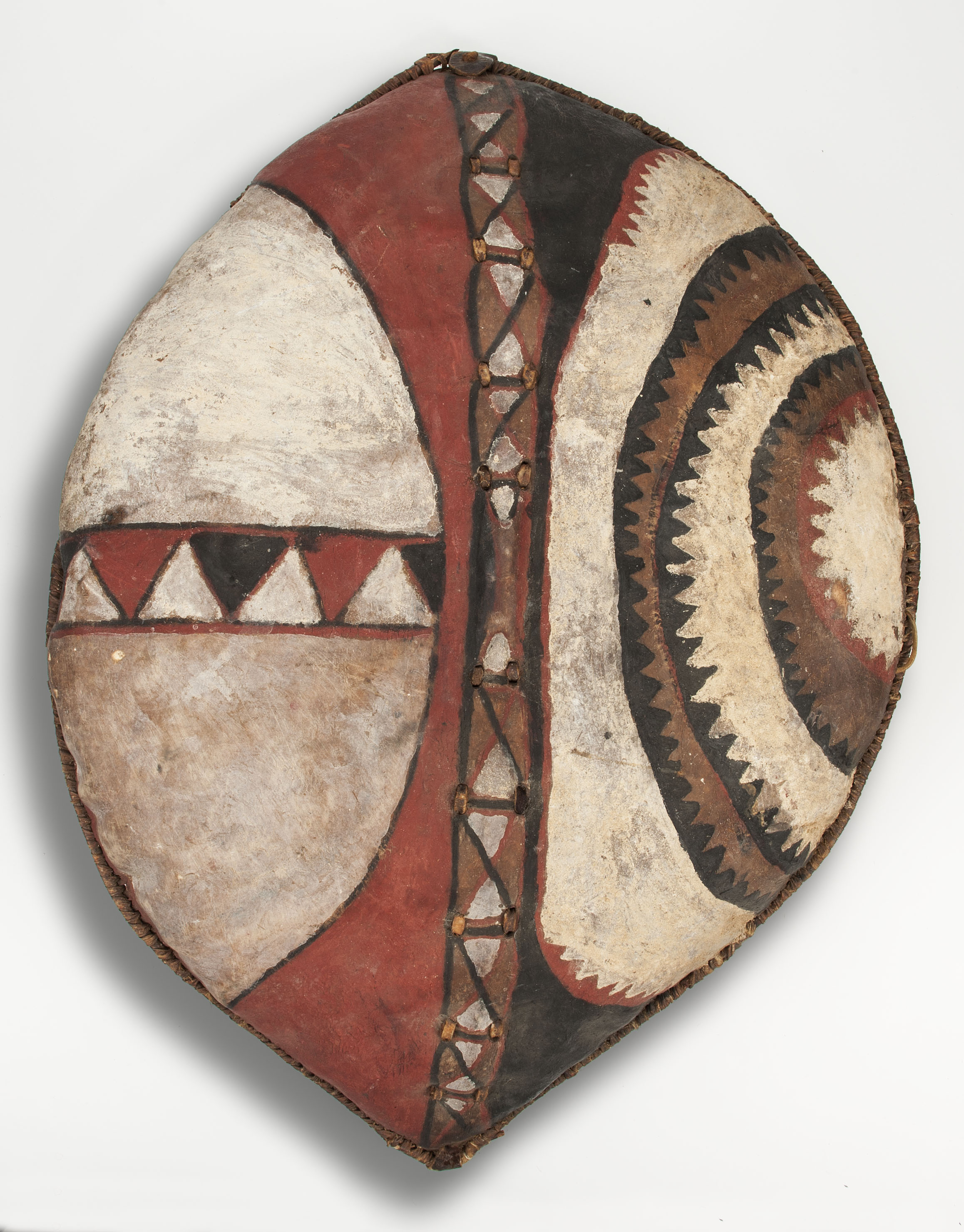 Štít by Unknown Artist - nalezeno poblíž Naroku v roce 1977 - 94 x 72,4 cm 