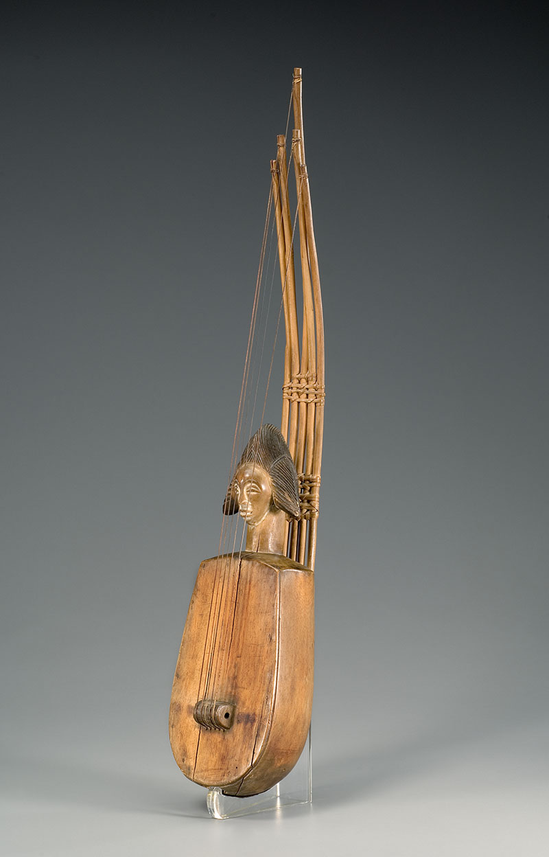 Muziekinstrument by Punu or Lumbo peoples (?), Ngounié River area, Gabon - 19th or early 20th century - 66.6 cm 