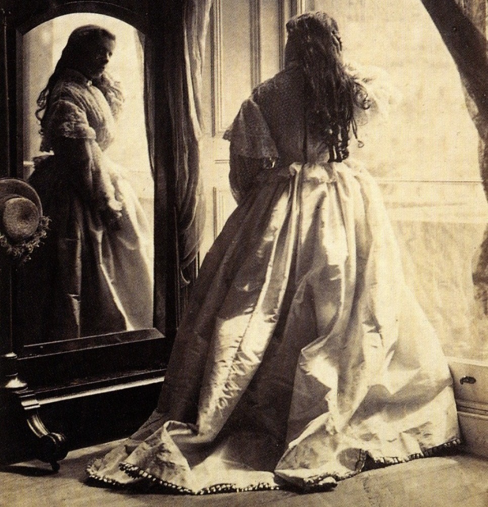 إيزابيلا غرايس  by Clementina Hawarden - حوالي 1862-63 - 206 x 154 مم 