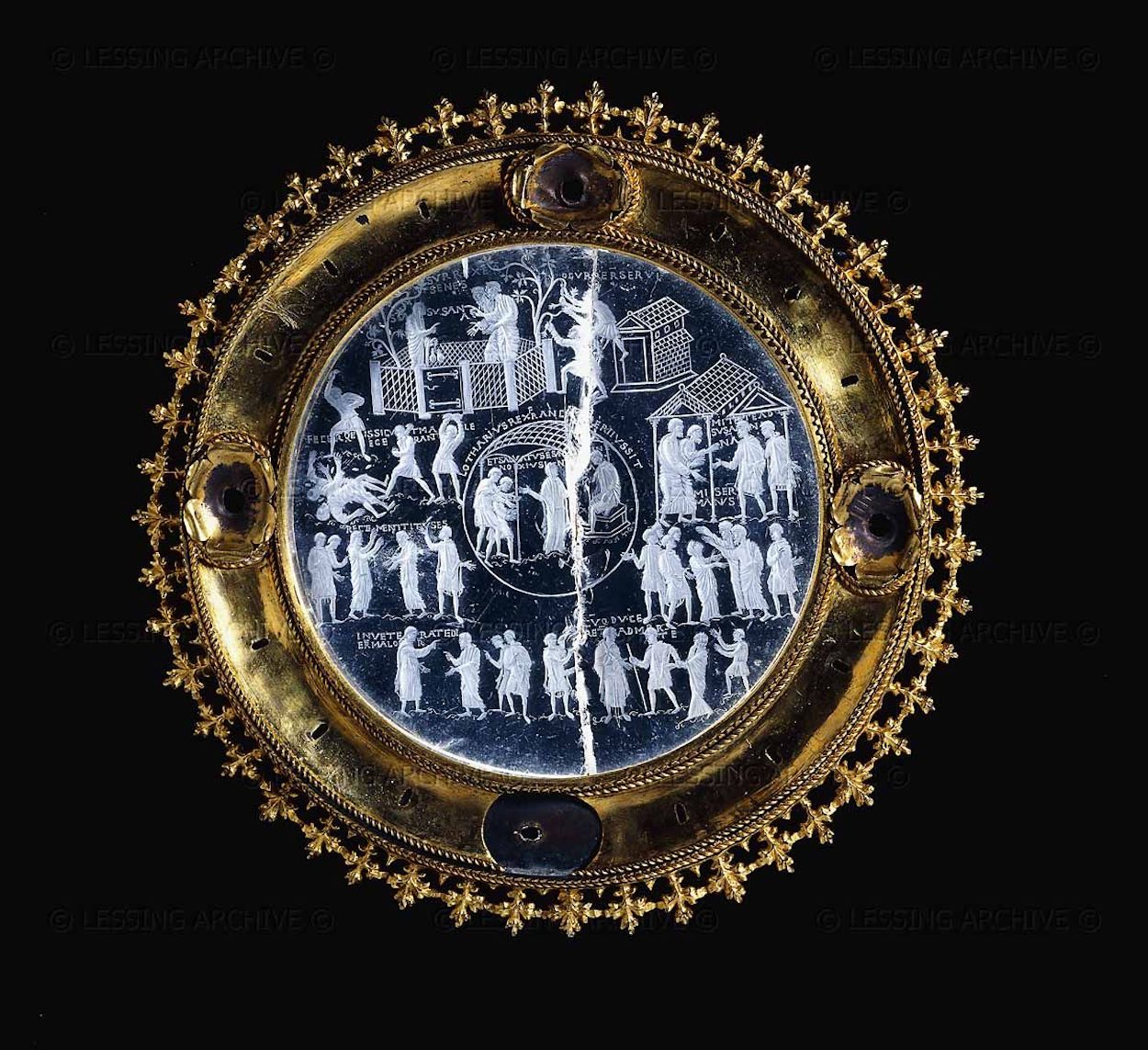 Το κρύσταλο του Λοθάριου by Άγνωστος Καλ - περίπου 855-869 - 11.4 εκ. διάμετρος 