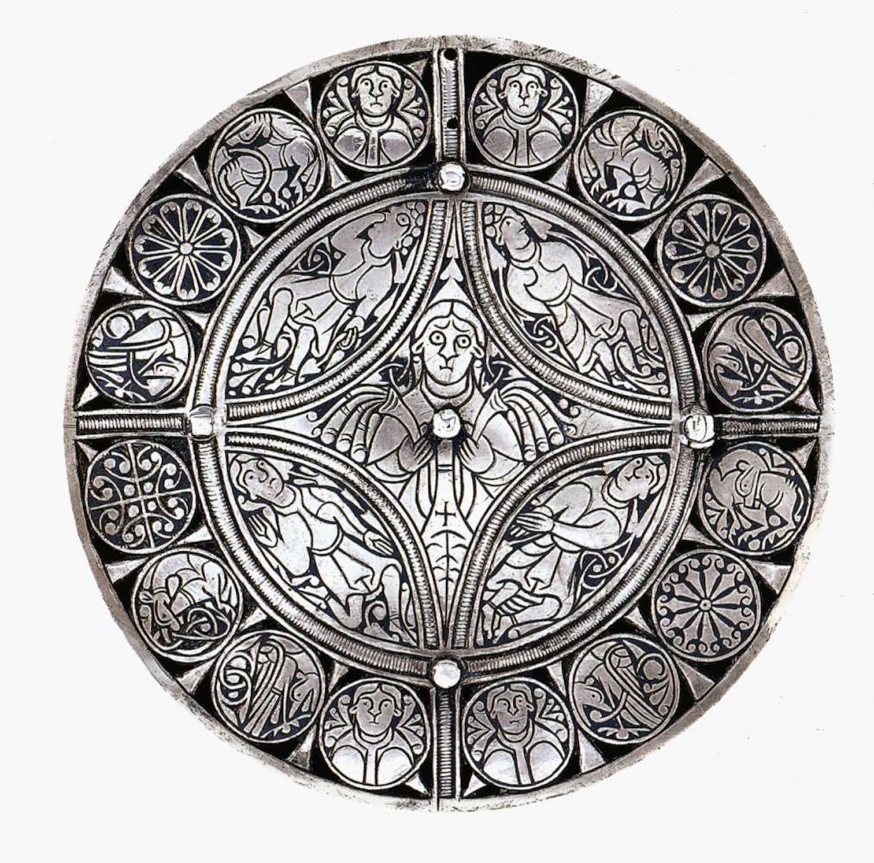 "फुलर ब्रोच" by Unknown Artist - ९ वीं शताब्दी के अंत में - ११४ मिमी (व्यास) 