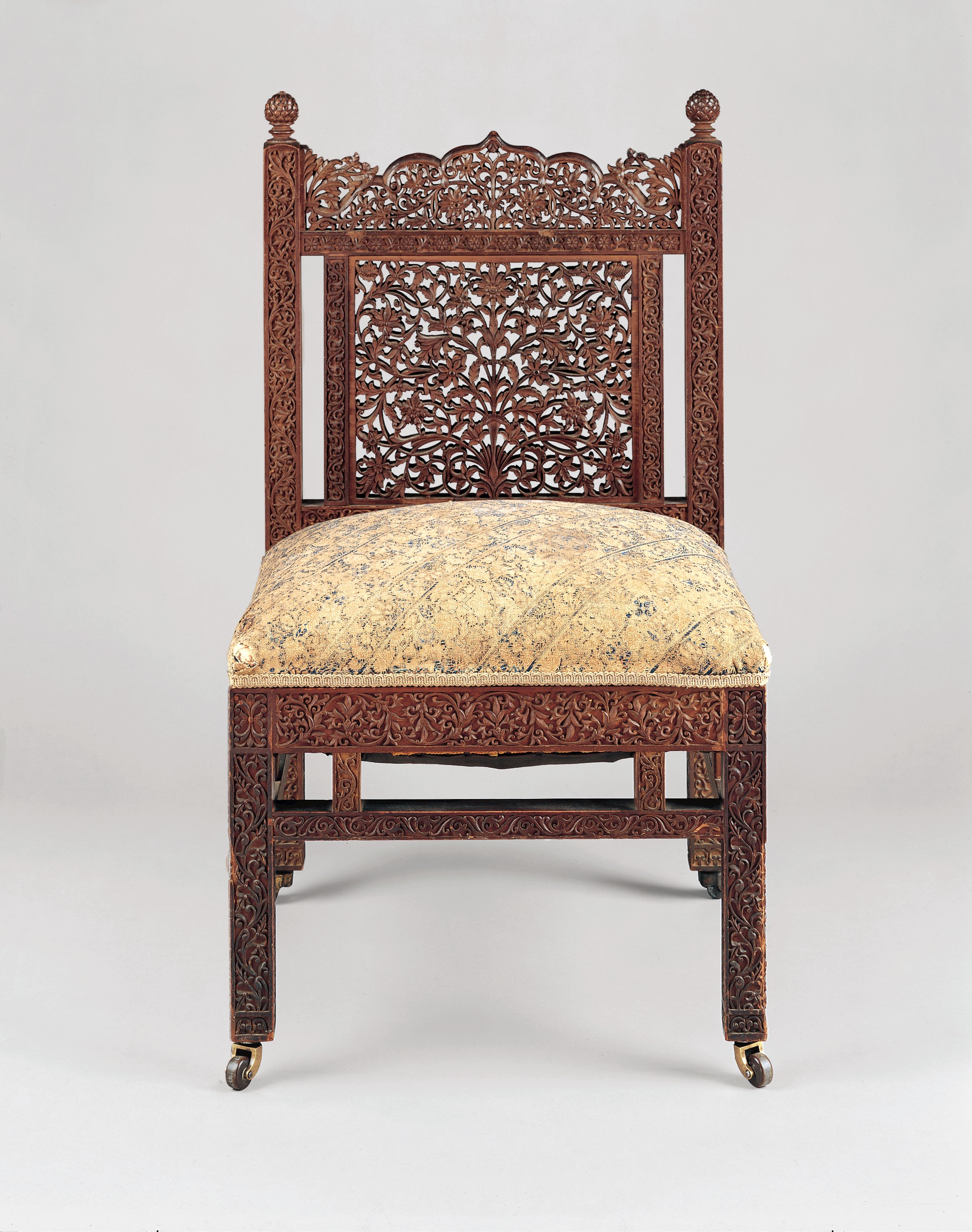 कुर्सी by Lockwood de Forest - c. 1881-6 - 82.2 x 46.4 x 47 सेमी 
