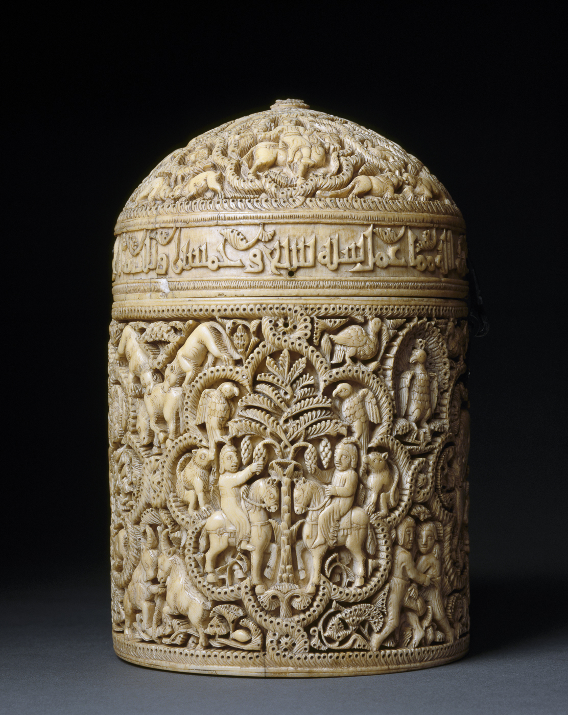 The Pyxis of al-Mughira by Unknown Artist - 968 - 16 cm x 12 cm Musée du Louvre