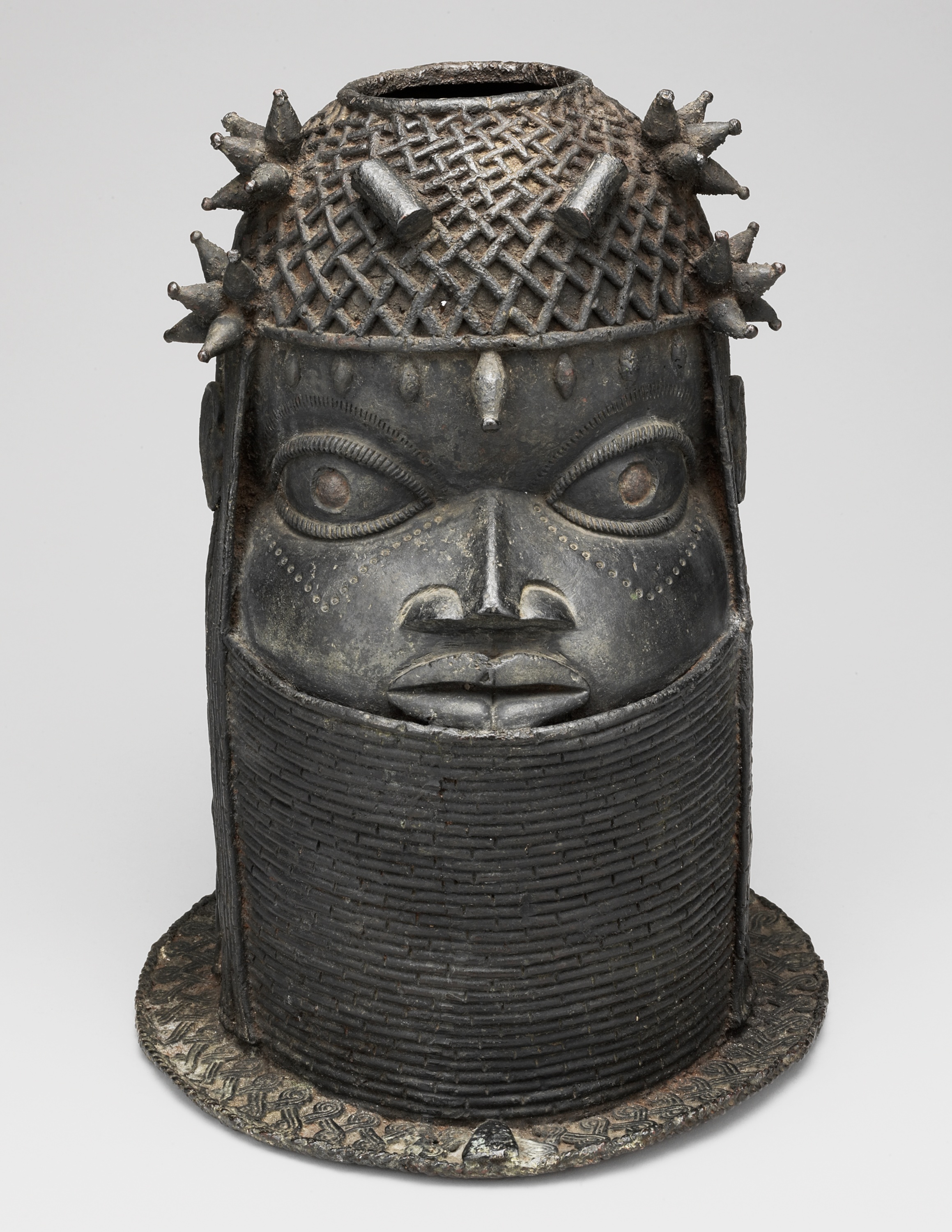 Kafa (Atalara İlişkin Bir Anma Kafası) (orig. Head - Uhunmwun Elao) by Bilinmeyen Sanatçı - 18. yy. başları ve 19. yy. - 32.4 cm Art Institute of Chicago