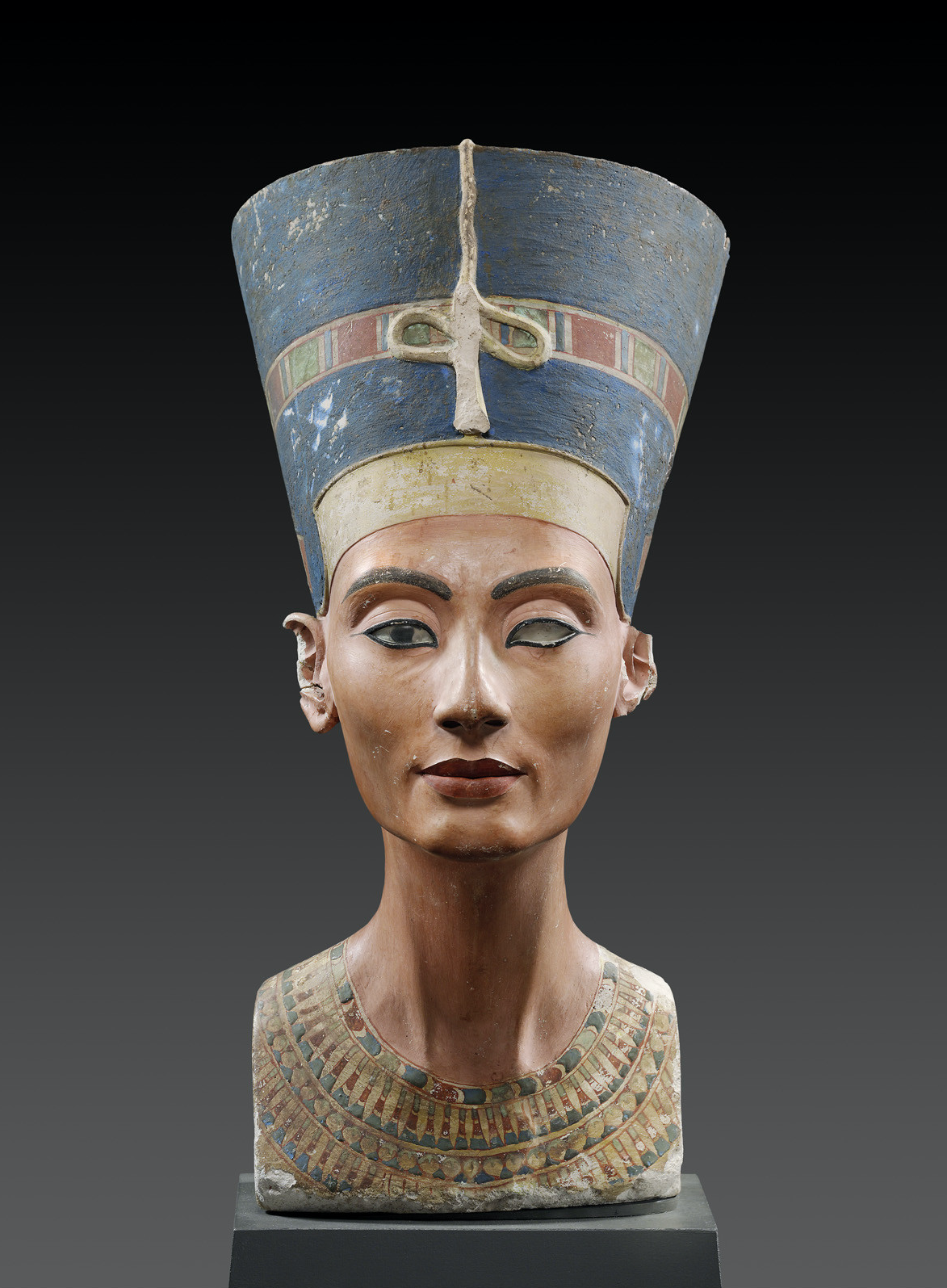 Bust of Queen Nefertiti by Unknown Artist - 18th Dynasty, c. 1340 BCE - 50 cm height Neues Museum