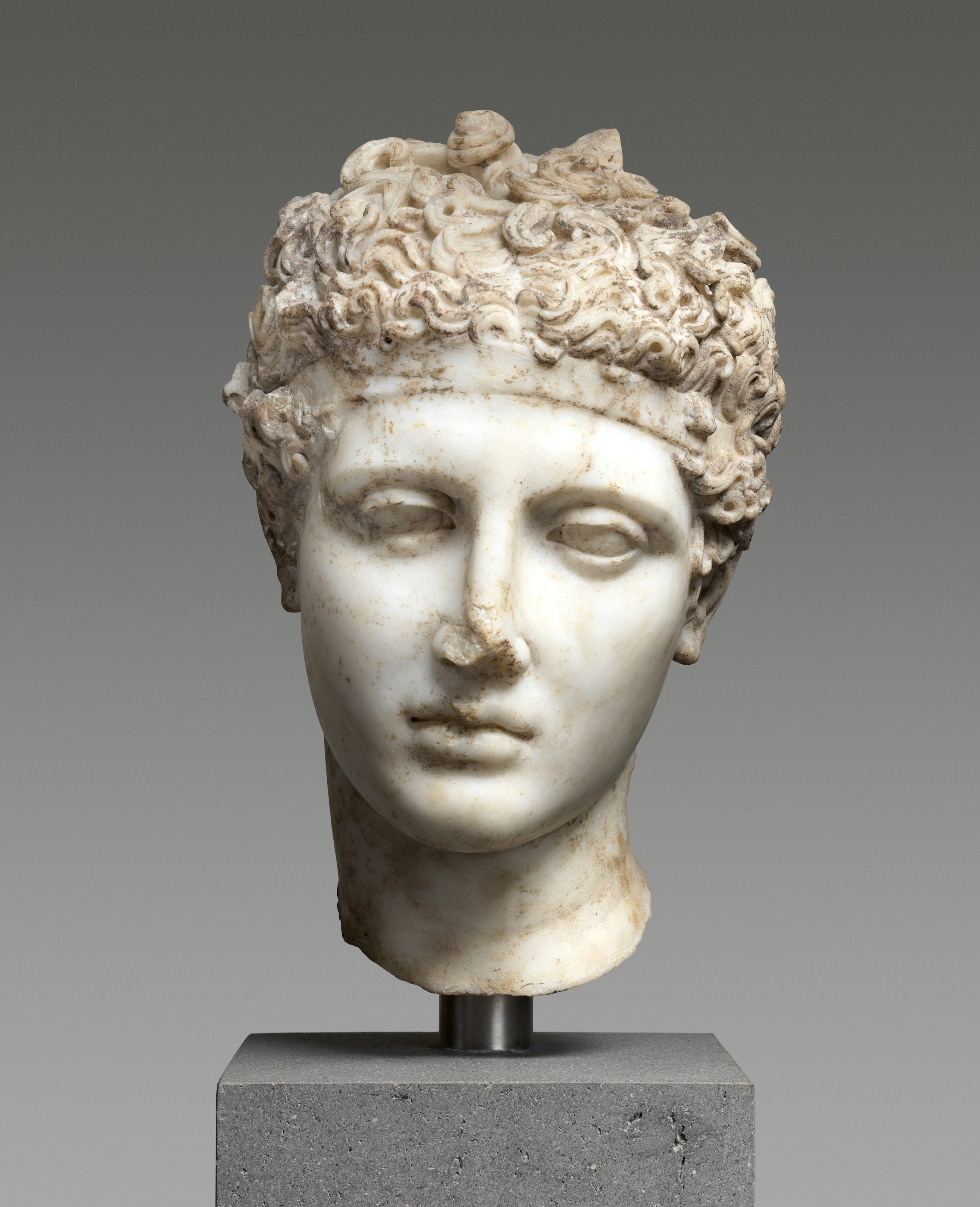 운동선수의 대리석 두상(Marble head of an athlete) by Unknown Artist - 기원후 138–192년경 - 34.3 cm 