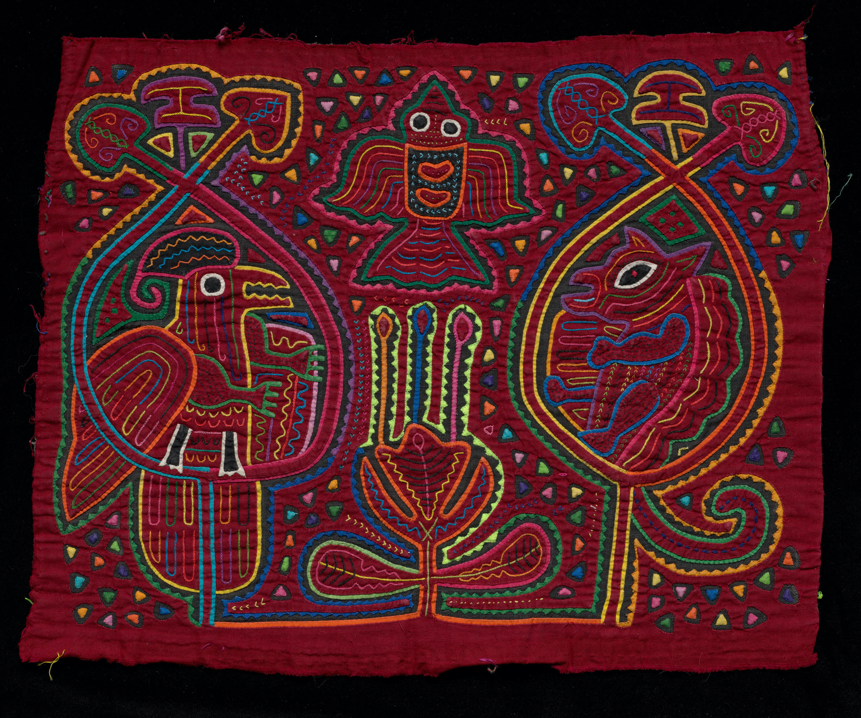قماش مولا مع ورد وطيور وحيوانات by غير معروف فنان - القرن العشرين - 34.3 × 43.2 سم 
