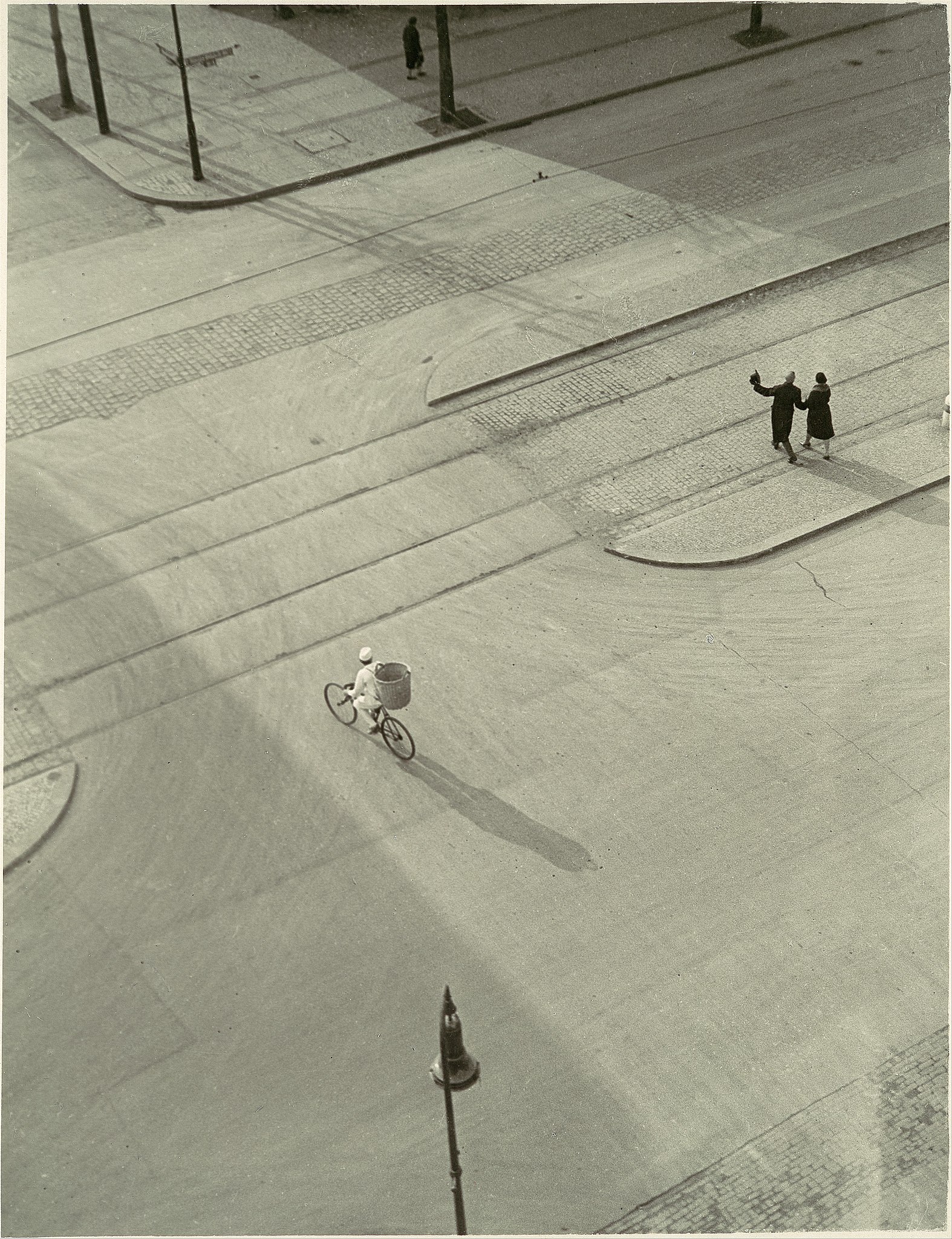 Reggel 7 óra (újév napja) by László Moholy-Nagy - 1930 körül - 27,8 x 21,3 cm 