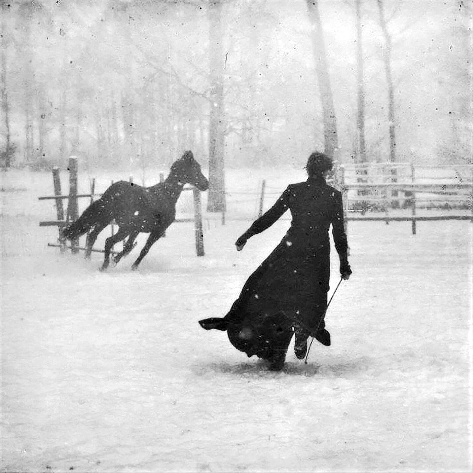 Dama con su caballo en un día de nieve by Félix Thiollier - 1899 Colección privada