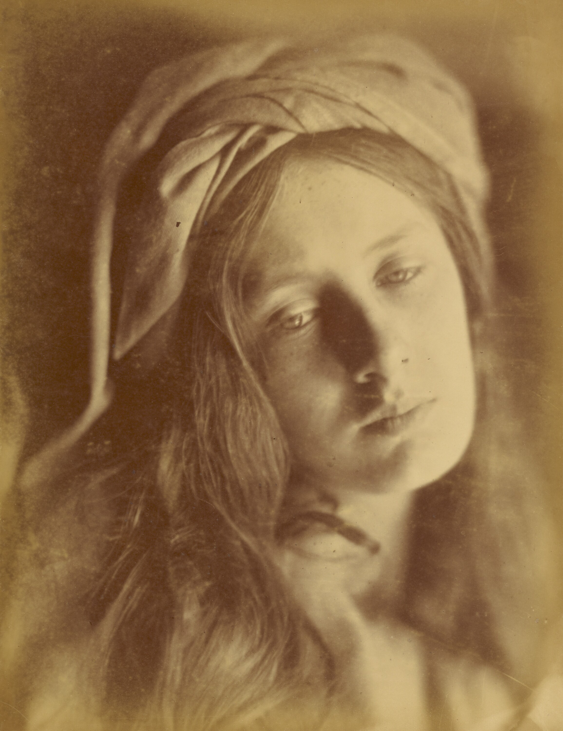 Beatrice by Julia Margaret Cameron - 1866 - 33,8 × 26,4 cm 
